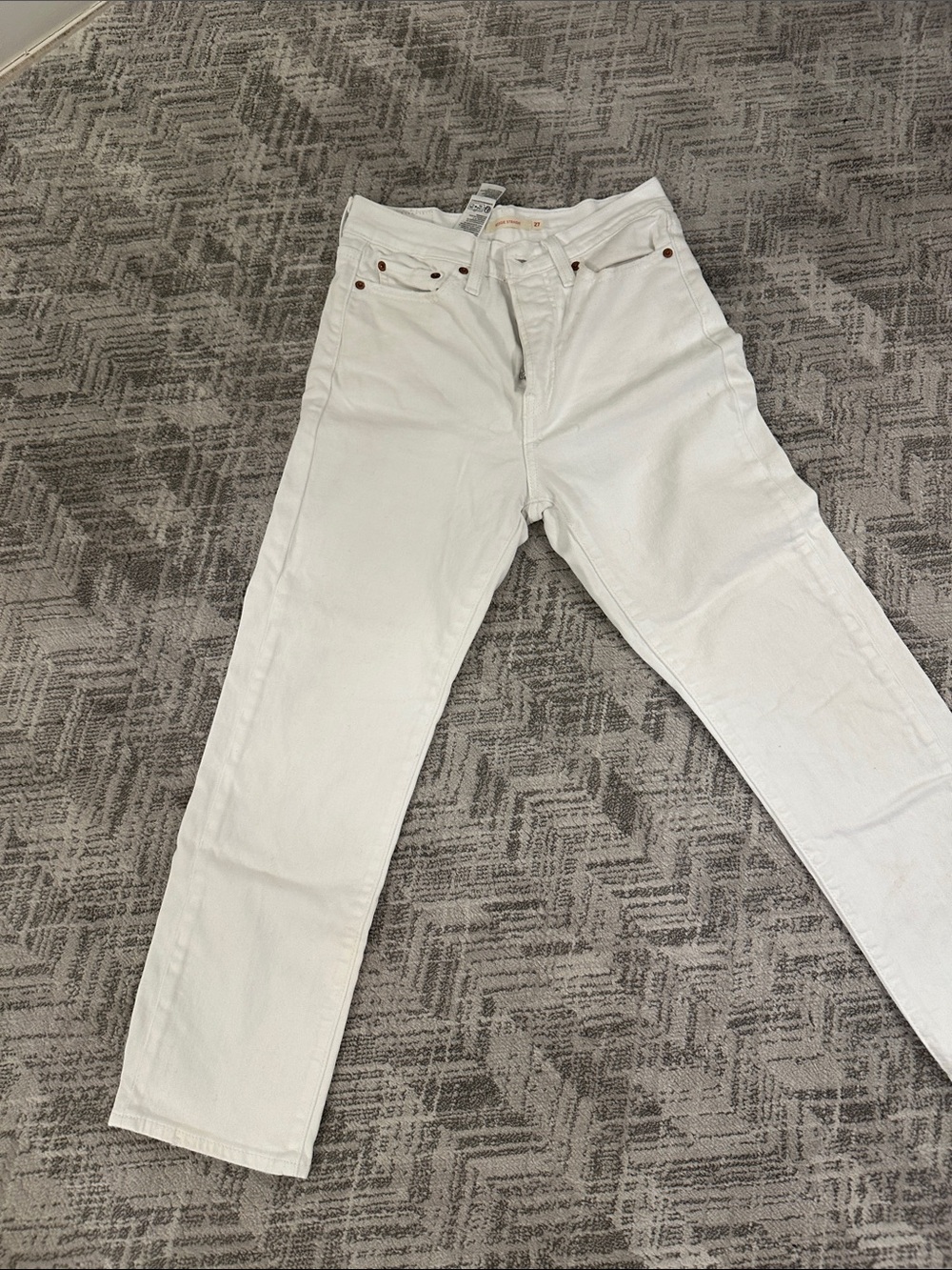 Levi’s Straight White Jeans – Size 27 x 25